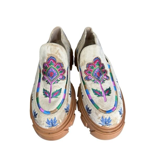 Farm Rio Embroidered Velvet Platform Loafers Beige US 8 Tropical Floral Chic - Picture 4 of 13